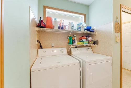 75 Third Street Se, Teulon, MB - Indoor Photo Showing Laundry Room