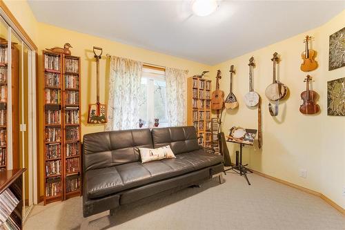75 Third Street Se, Teulon, MB - Indoor Photo Showing Other Room
