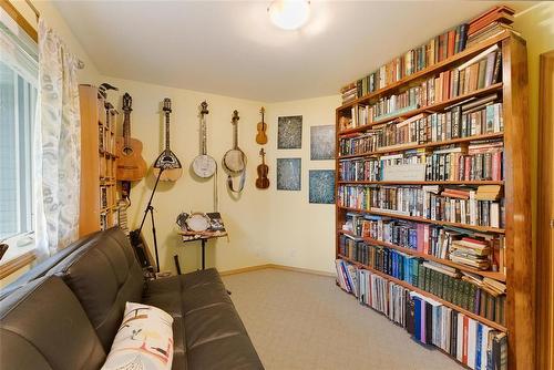75 Third Street Se, Teulon, MB - Indoor