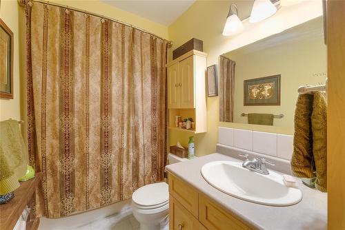 75 Third Street Se, Teulon, MB - Indoor Photo Showing Bathroom