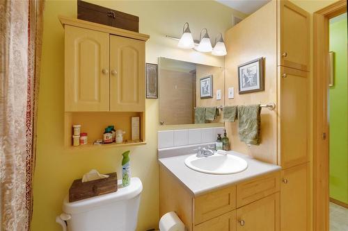 75 Third Street Se, Teulon, MB - Indoor Photo Showing Bathroom