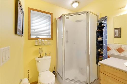 75 Third Street Se, Teulon, MB - Indoor Photo Showing Bathroom
