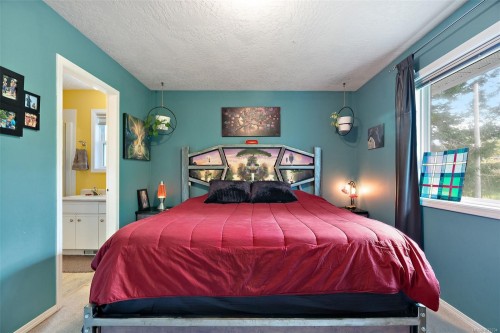 6419 Wicks Rd, Duncan, BC - Indoor Photo Showing Bedroom
