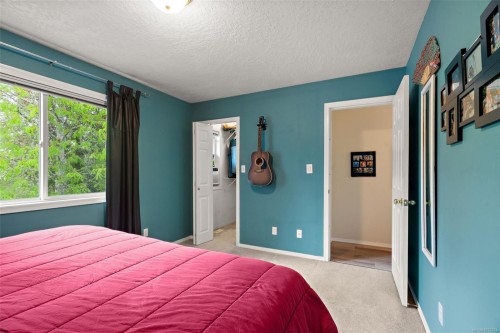 6419 Wicks Rd, Duncan, BC - Indoor Photo Showing Bedroom