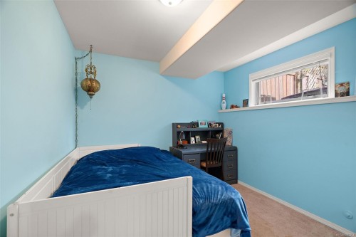 6419 Wicks Rd, Duncan, BC - Indoor Photo Showing Bedroom