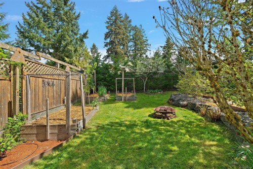 6419 Wicks Rd, Duncan, BC - Outdoor