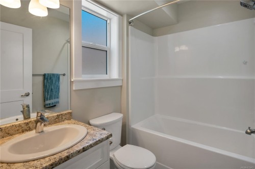 3965 Leeming Rd, Campbell River, BC 