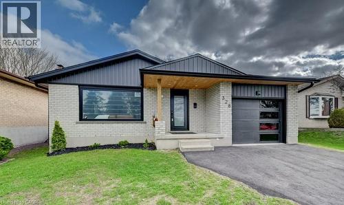 328 THE COUNTRY Way  Kitchener, ON N2E 2T3