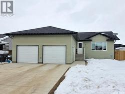 12 Scott BAY Muenster, SK S0K 2Y0