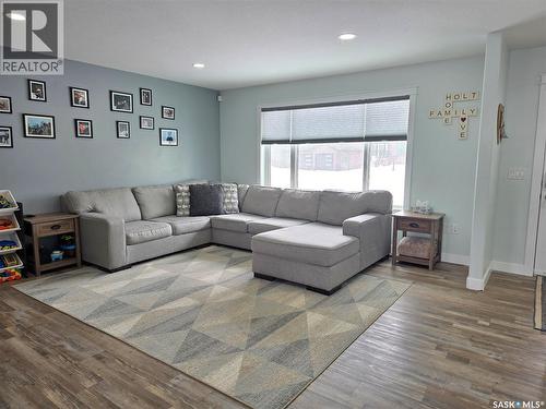 12 Scott Bay, Muenster, SK - Indoor Photo Showing Living Room