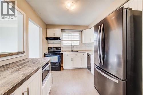 114 Dalegrove Drive, Kitchener, ON - Indoor Photo Showing Kitchen