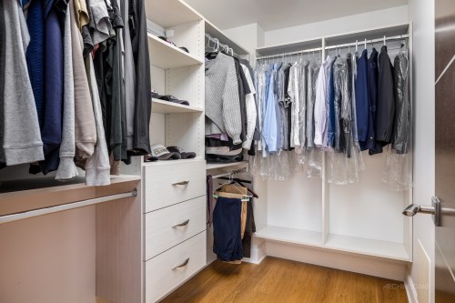 Closet - 403-1420 Rue Sherbrooke O., Montréal (Ville-Marie), QC - Indoor With Storage