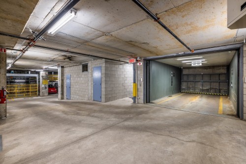 Other - 403-1420 Rue Sherbrooke O., Montréal (Ville-Marie), QC - Indoor Photo Showing Garage