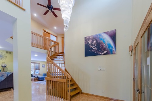 Staircase - 9105 Crois. Rimouski, Brossard, QC - Indoor Photo Showing Other Room