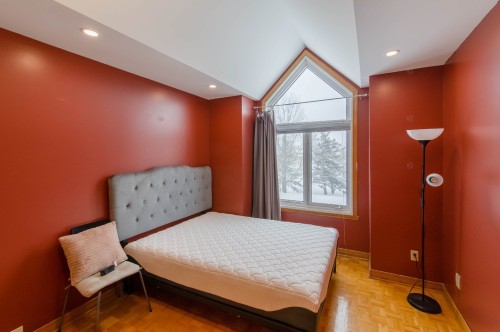 Bedroom - 9105 Crois. Rimouski, Brossard, QC - Indoor Photo Showing Bedroom