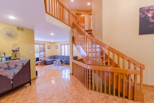 Staircase - 9105 Crois. Rimouski, Brossard, QC - Indoor Photo Showing Other Room