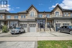 28 PAPER MILLS CRESCENT  Richmond Hill, ON L4E 0V5