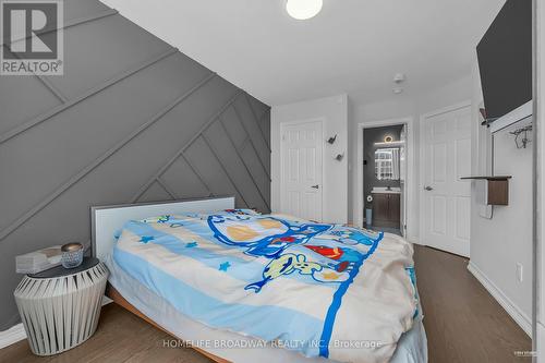 3rd bedroom - 28 Paper Mills Crescent, Richmond Hill, ON - Indoor Photo Showing Bedroom