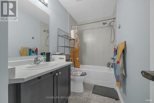28 Paper Mills Crescent, Richmond Hill, ON - Indoor Photo Showing Bathroom