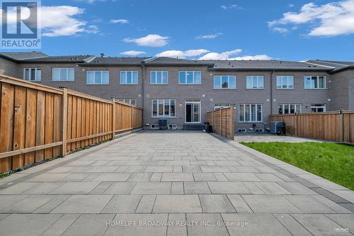 28 Paper Mills Crescent, Richmond Hill, ON - Outdoor
