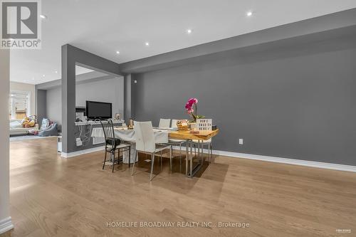 28 Paper Mills Crescent, Richmond Hill, ON - Indoor