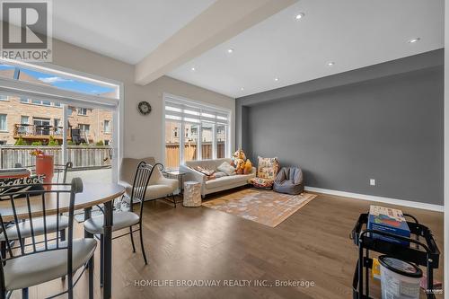 28 Paper Mills Crescent, Richmond Hill, ON - Indoor Photo Showing Other Room