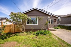 961 Greenwood St Campbell River, BC V9W 3C2