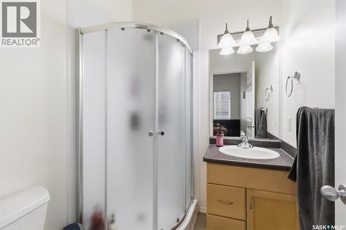 206 Brooklyn Crescent, Warman, SK - Indoor Photo Showing Bathroom