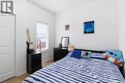 206 Brooklyn Crescent, Warman, SK - Indoor Photo Showing Bedroom