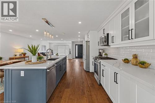 312 Faraday Court, Waterloo, ON - Indoor Photo Showing Kitchen With Upgraded Kitchen