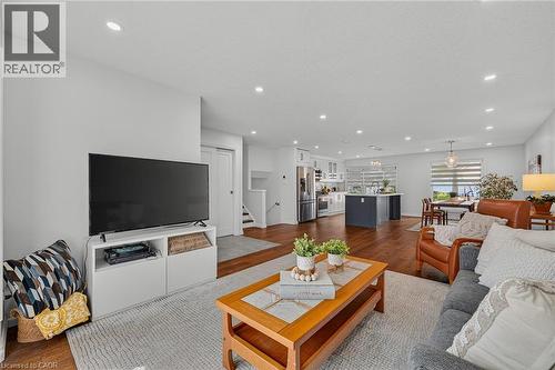 312 Faraday Court, Waterloo, ON - Indoor Photo Showing Living Room