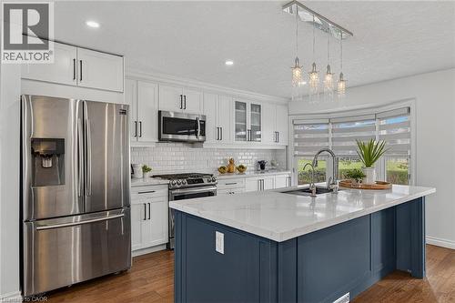 312 Faraday Court, Waterloo, ON - Indoor Photo Showing Kitchen With Stainless Steel Kitchen With Upgraded Kitchen