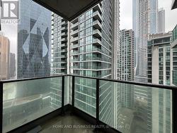 2305 - 33 BAY STREET Toronto, ON M5J 2Z3