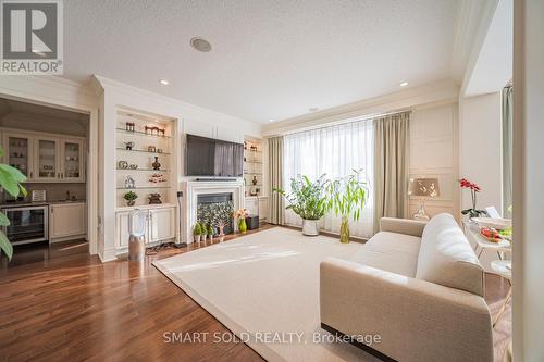 33 Earnshaw Drive, Markham, ON - Indoor Photo Showing Living Room With Fireplace