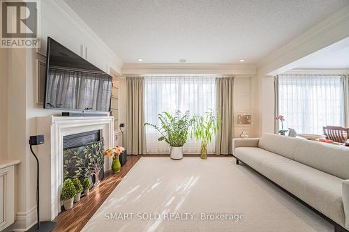 33 Earnshaw Drive, Markham, ON - Indoor Photo Showing Living Room With Fireplace
