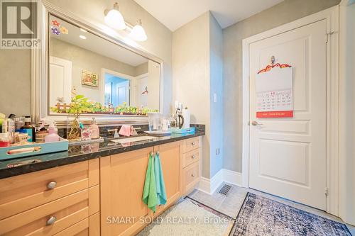 33 Earnshaw Drive, Markham, ON - Indoor Photo Showing Bathroom