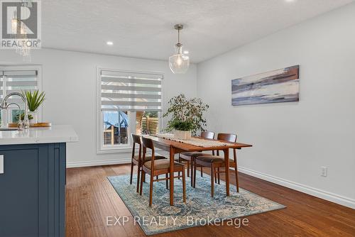 312 Faraday Court, Waterloo, ON - Indoor Photo Showing Dining Room