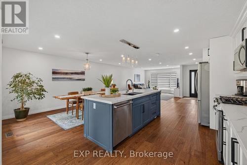 312 Faraday Court, Waterloo, ON - Indoor Photo Showing Kitchen With Stainless Steel Kitchen With Upgraded Kitchen