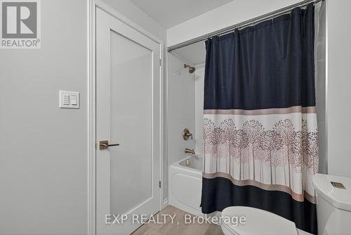 312 Faraday Court, Waterloo, ON - Indoor Photo Showing Bathroom