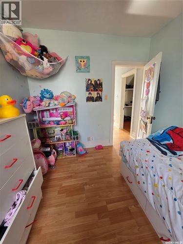 905 2Nd Street, Estevan, SK - Indoor Photo Showing Bedroom