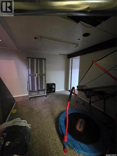 905 2Nd Street, Estevan, SK - Indoor Photo Showing Garage