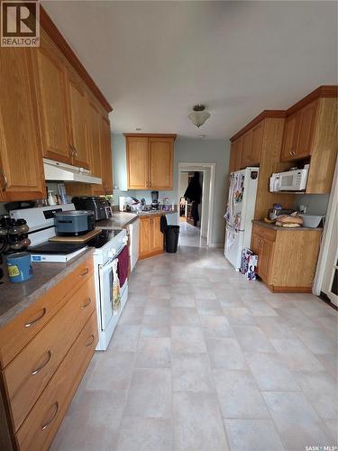 905 2Nd Street, Estevan, SK - Indoor Photo Showing Kitchen