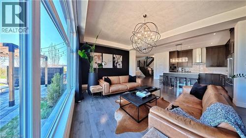102 Deer Creek Street, Kitchener, ON - Indoor Photo Showing Living Room