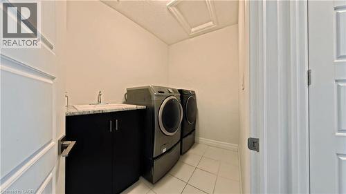 102 Deer Creek Street, Kitchener, ON - Indoor Photo Showing Laundry Room