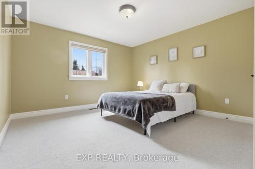 583 Park Crescent, Pickering, ON - Indoor Photo Showing Bedroom