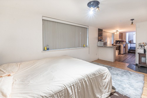 Bachelor - 10950  - 10952 Av. Lausanne, Montréal (Montréal-Nord), QC - Indoor Photo Showing Bedroom