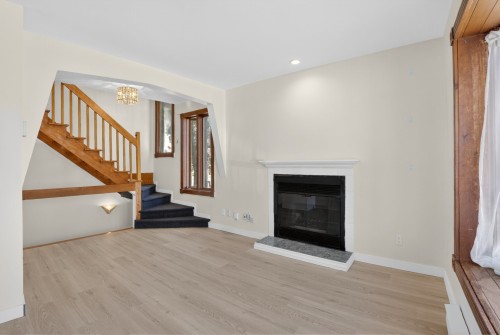 Living Room - 10950  - 10952 Av. Lausanne, Montréal (Montréal-Nord), QC - Indoor Photo Showing Other Room With Fireplace