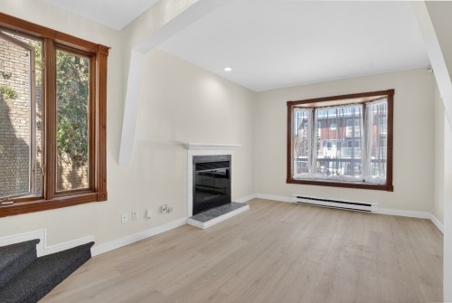 Living Room - 10950  - 10952 Av. Lausanne, Montréal (Montréal-Nord), QC - Indoor With Fireplace