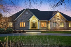 21 Bishop Court Halton Hills, ON L7G 6G8