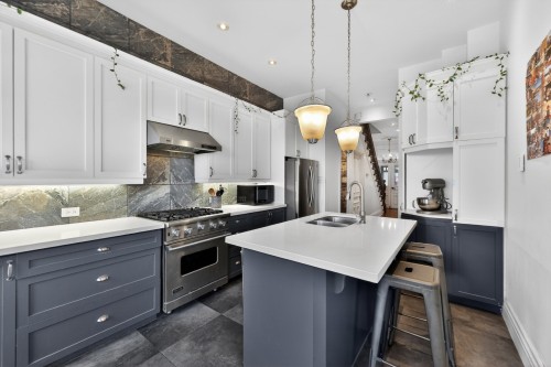 Kitchen - 162 Av. Hillside, Westmount, QC - Indoor Photo Showing Kitchen With Double Sink With Upgraded Kitchen
